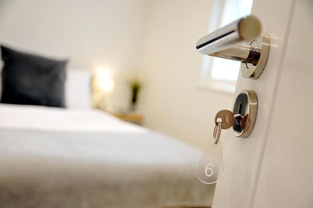 Apple Tree Place B&B Tadley Экстерьер фото